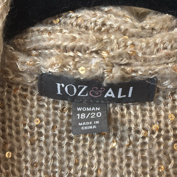 EUC Gold Sequined Sweater - Picture 8 of 10